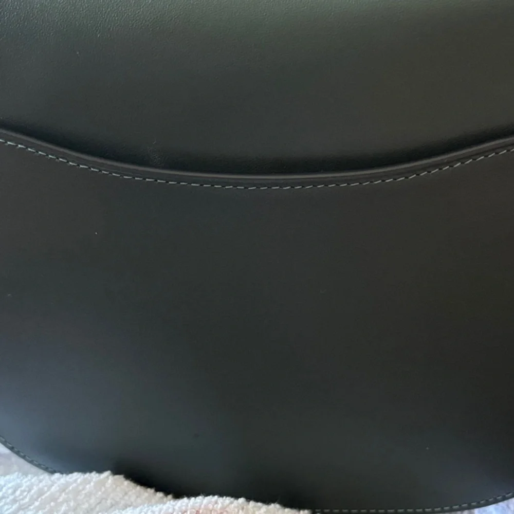 COACH Glovetanned Leather Beat Saddle Bag -Green - Picture 5 of 8